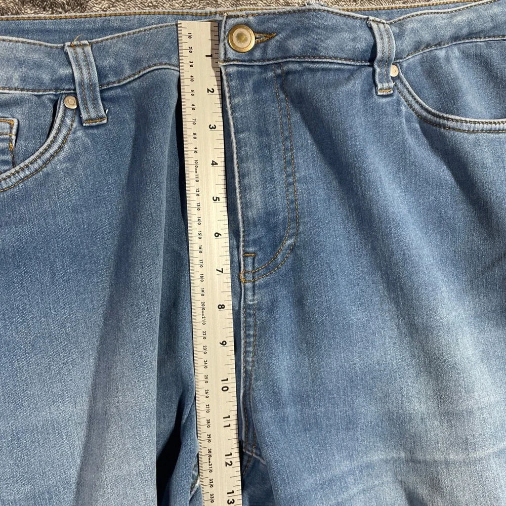 Catherines Sateen Stretch Light Wash Straight Leg Jeans Womens 18W Blue Denim
